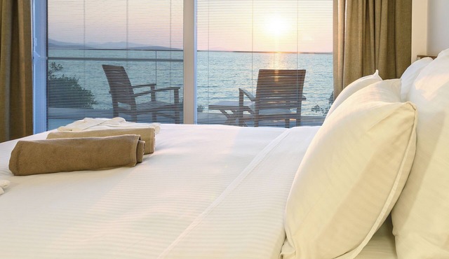 BD-414 4 Bedroom Seafront Detached Holiday House with Private Pool and Garden in Bodrum