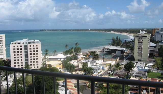Beachfront Studio in the ESJ Towers Hi Floor Great Ocean View in Carolina