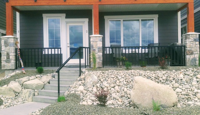 Beautiful , clean 2 bedroom suite. Mountain view , amazing sunsets . in Penticton