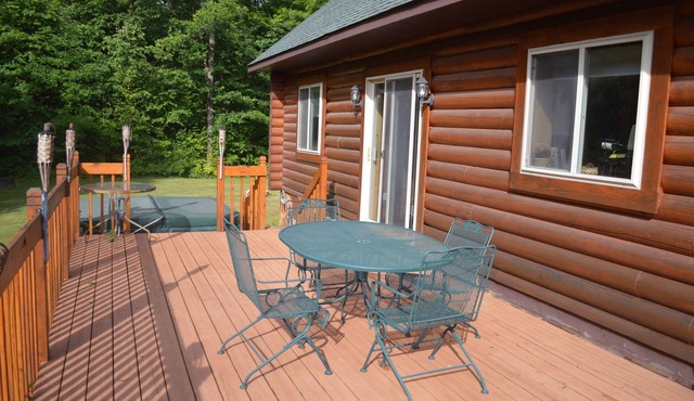 Beautiful Ponderosa Pine Log Cabin - Northwoods Retreat On 10 Acres in Ladysmith