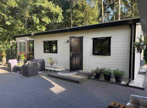 "BlackPearl" Groot Chalet Bospark Ijsselheide Hattemerbroek Veluwe in Hattemerbroek