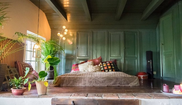 BoHo - Jacuzzi, Sauna, BBQ, Garden close to Amsterdam & Utrecht - Sleeps 14 in Kockengen