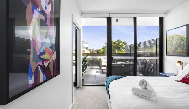 Boutique Unit with Huge Terrace near Cafes & Shops in Kingston