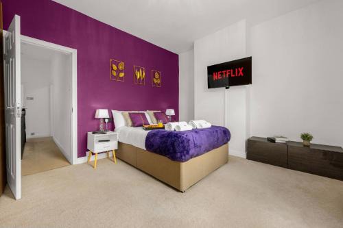 Bright and Cosy 3-bedroom Home near Manchester - Free parking - Sleeps 6 in Manchester