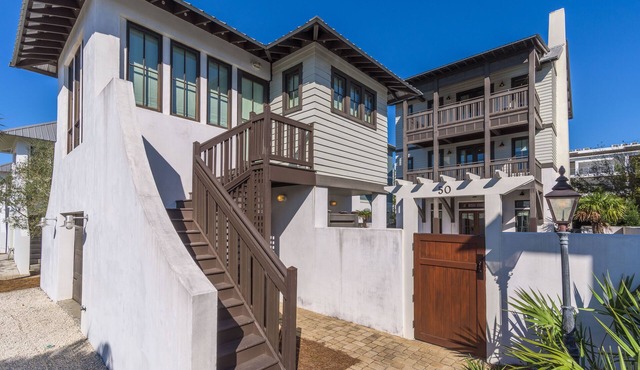 Carriage House! STEPS from Rosemary Tennis Courts! in Inlet Beach