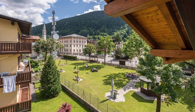 Casa Rosy with Balcony and Mountain View in the Center of Pinzolo in Pinzolo