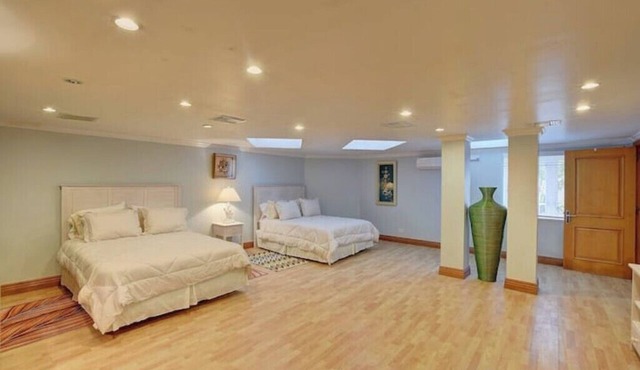 Charming condo near Atlantis, beach, and more! in Paradise Island