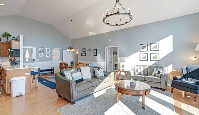 ChrisP View- Mtn House, Mtn View, Pet-Friendly, Gas Fireplace in Seven Devil's