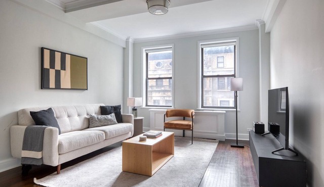Classy UWS 1BR w/Gym, W/D & Doorman, nr Central Park, by Blueground in Uptown
