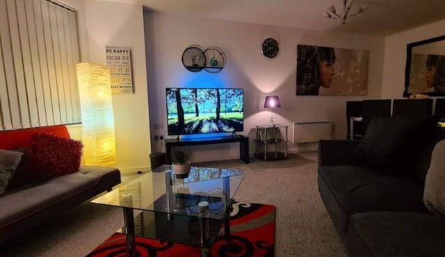 Comfy 2BD/1BA | City Centre Luxury w/Free Parking. in Manchester