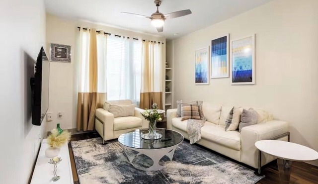 Contemporary 1BR Haven, Sleek & Peaceful in Addison