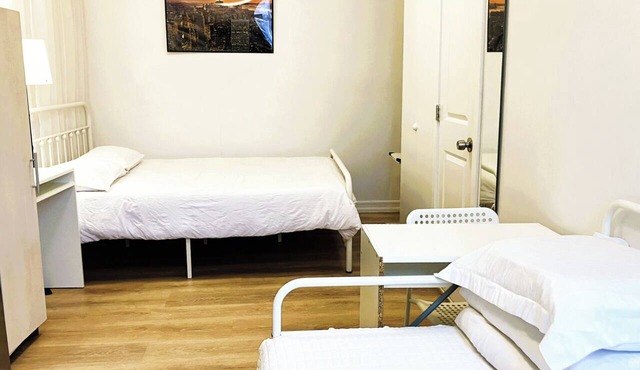 Cozy Budget Studio by Main Street, Flushing with AC and Free On-Site Parking in Flushing