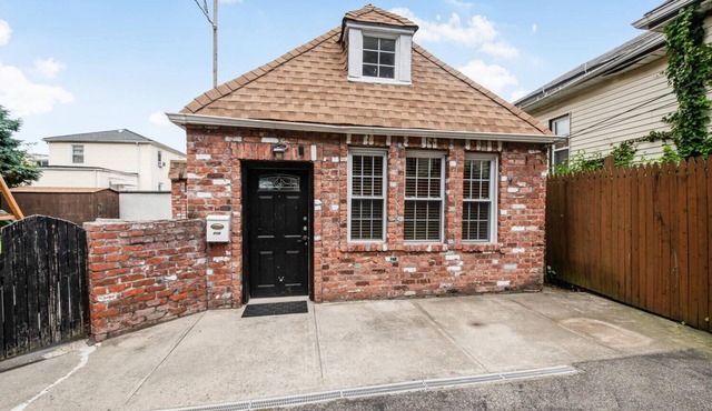 Cozy cottage close to NYC in Yonkers