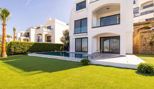 Cozy Villa with Private Pool and Luxuriest Views in Bodrum