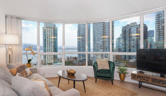 D17 - Amazing waterfront 2 bedroom unit in Vancouver