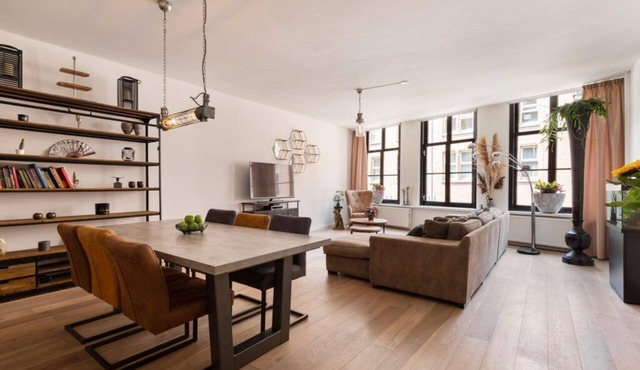 DAM Square, central station, luxury apartment in Amsterdam