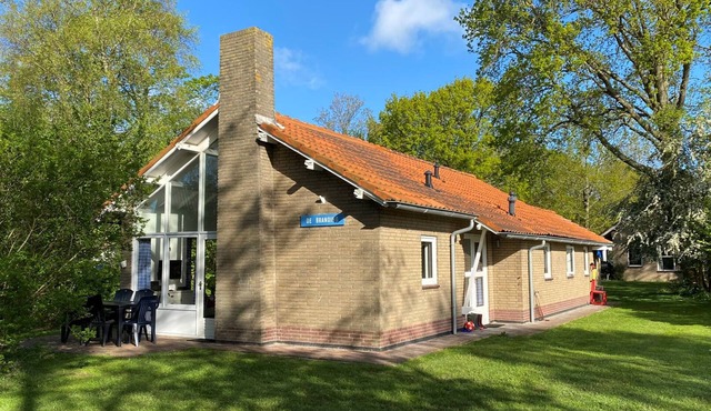 Detached 6 persons vacation home by the sea 2 minutes walk from the beach in Zeeland in Vrouwenpolder