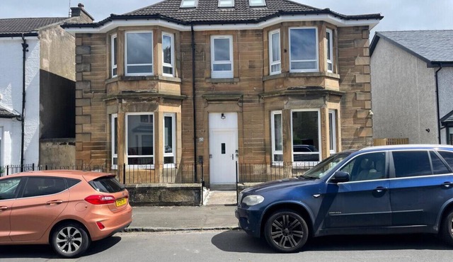 Elderpark Apartment 2 in Glasgow