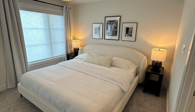 Executive Townhouse Burlington, this stylish place conveniently located to shops in Burlington