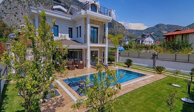 Fethiye Göcek te Özel Havuzlu Lüks Villa in FETHİYE