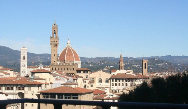 Florence View Luxury Apartment just steps from Ponte Vecchio in Firenze