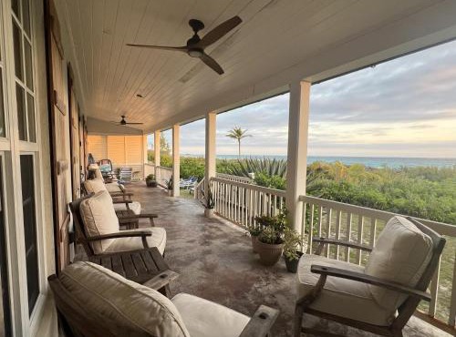 French Leave South Beach Dogtrot Villa villa in Governorʼs Harbour