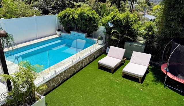 Freshwater Pearl - a stunning luxury retreat, close to beaches and shops! in Freshwater