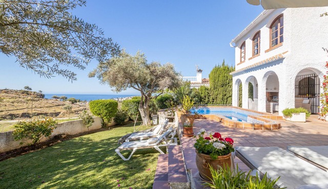 Fuente Del Baden Villa Flores in Nerja