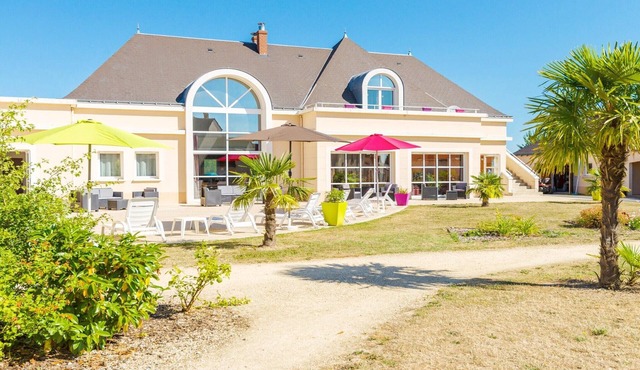 Grand Loire Valley Family Maisonette in Azay-le-Rideau
