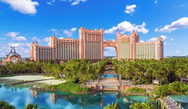 Harborside Resort - One Bedroom Premium - Full Resort Access in Paradise Island