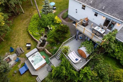 Hideaway Hot Tub Sunna Lake Kayaks Pool in Bushkill