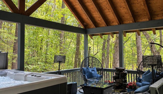 Home away from home with private hot tub, golf cart and more! in Dillard