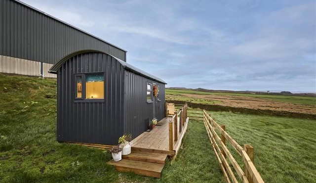 Host & Stay | Swallows Nest in Thornley