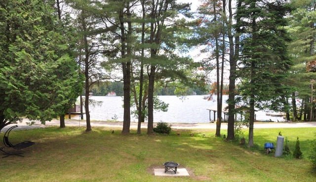 Lake Muskoka Cottage with Sandy Beach in Port Carling