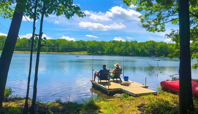 Lakefront Cabin · Hot Tub · Game Room · Kayaks Fully Loaded, Dock in Bushkill
