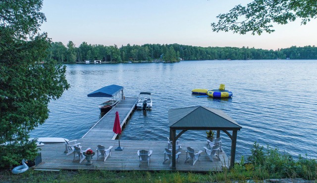 Lakeview Escape - Maple 3 Bedroom Cottage - Prime Lake Muskoka Location in Bracebridge