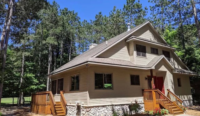 Laughing Moose Lodge: Premier Large Group Crystal Mountain Resort Golf/Ski in Thompsonville