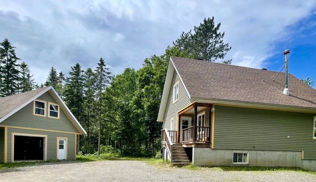 Le Rivat - Chalet 12 places + 2 pour enfants in Saint-Gabriel-de-Valcartier