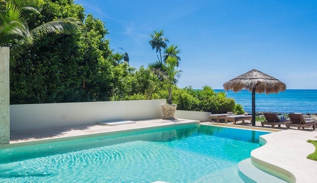Luxury Beachfront Villa in Tulum in tulum
