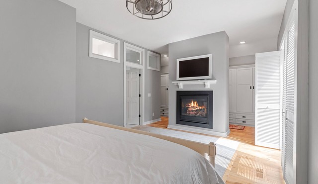 Luxury Loft, Quiet, Easy Access to Downtown MN, Premium Furnishings. in SAINT MICHAEL