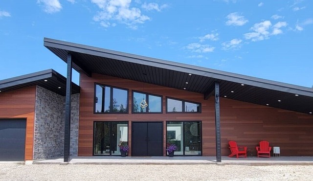 Luxury Tobermory Retreat | Courtyard Hot Tub, Dock & Lake Views | Sleeps 12 in Tobermory