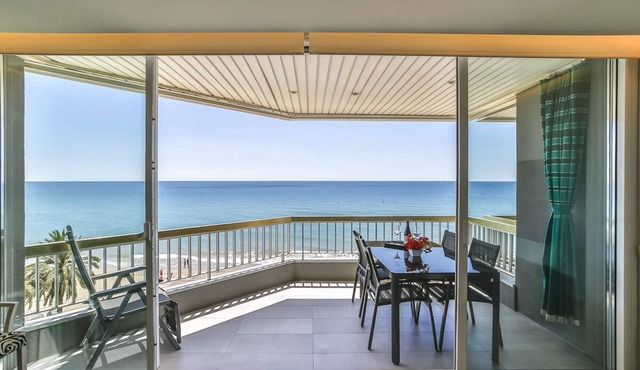 MAGNIFICENT APARTMENT IN FIRST LINE OF SEA. in Calafell