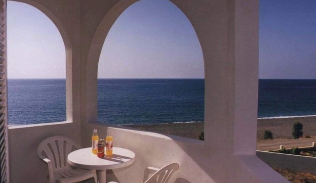 Makrigialos: big family apartment, 2 bedrooms, sea views, WiFi in Makrigialos