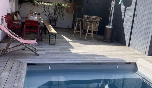 Mansion with private pool in Rezé