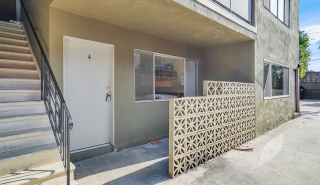 Mclaughlin 4 - Studio for simple living in Los Angeles