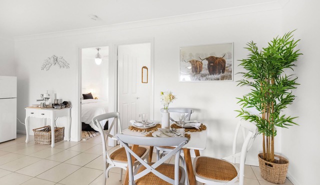 Meadow View Farm Cottage in Meroo Meadow