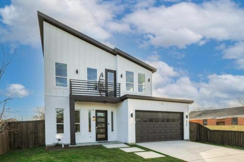 Modern and Spacious High End Home near Downtown in Dallas