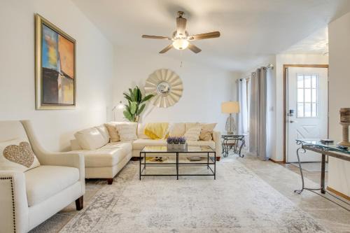 Near Medical Corridor: 'Whimsy Wisconsin' Duplex in Green Bay