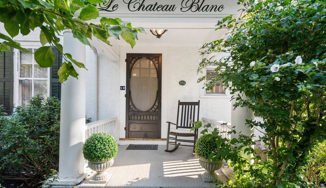 NEW! Chateau Blanc - Luxury French Inspired Getaway in Niagara-on-the-Lake