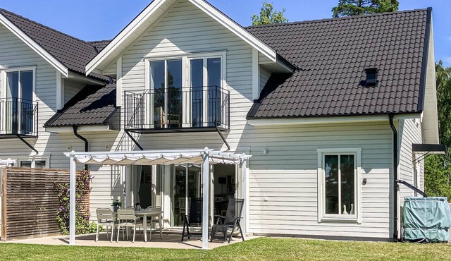 Nice home in Västervik with lake view in Västervik